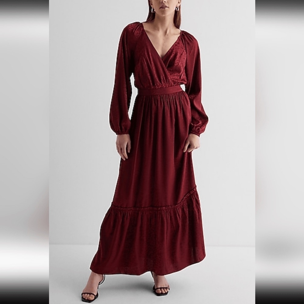 EXPRESS Satin Floral Jacquard V-Neck Tiered Maxi Dress NWT Size X-Small